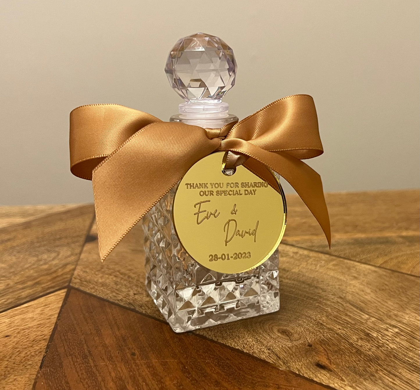 Bevelled Glass Decanter with Personalised Tag